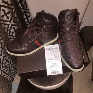 Gucci shoes 8.5G which is a 9.5 US